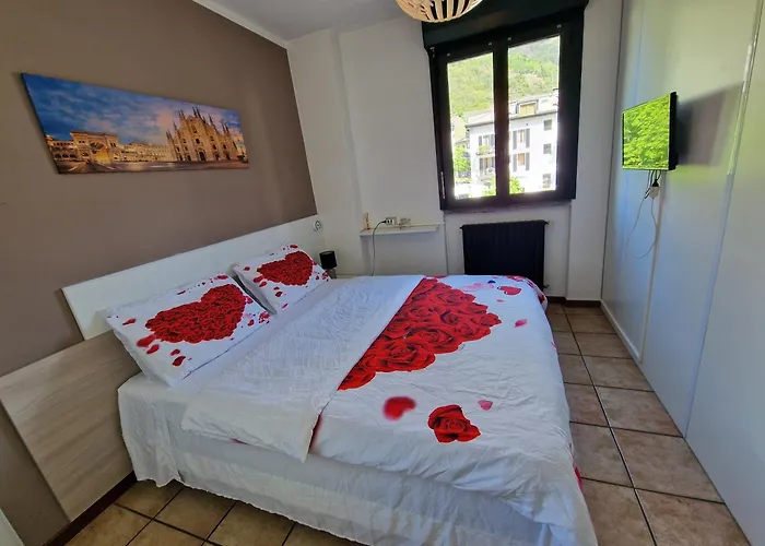 Bernina Station - 30 Steps To The Red Train * Тирано